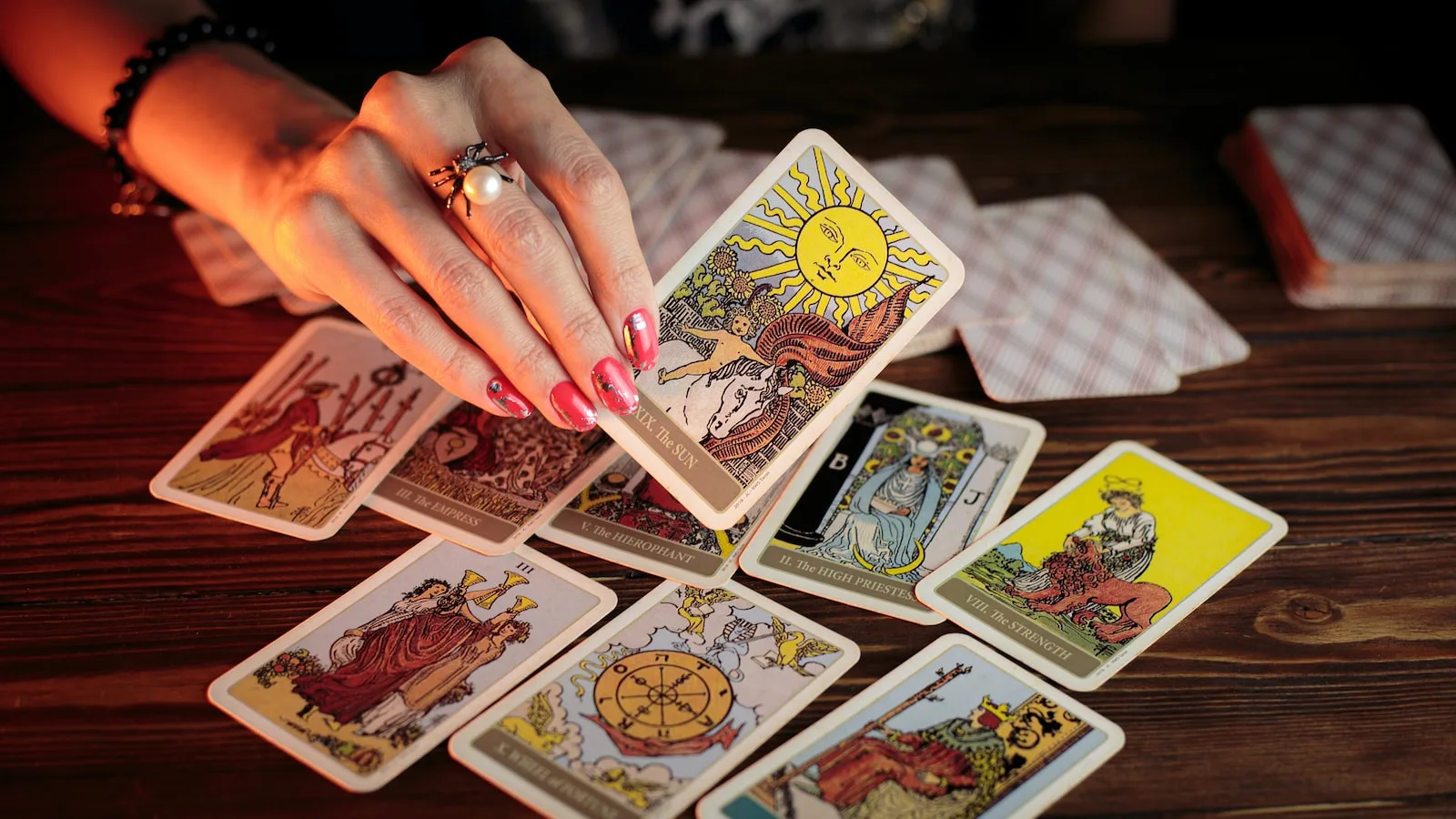 TaroticallySpeaking - Tarot Card Reading