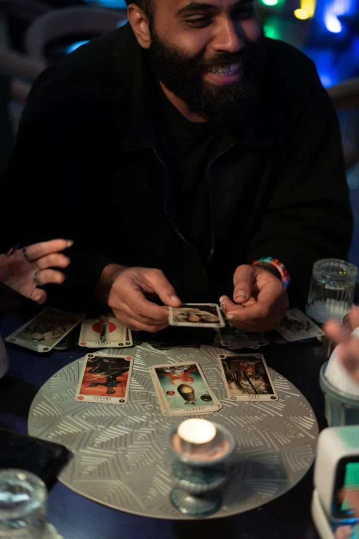 Reading Tarot Cards For Friends and Relatives - 1 Reading Tarot Cards For Your Friends and Relatives