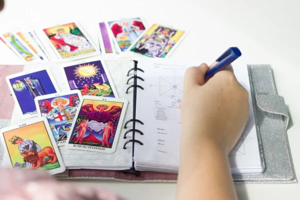 Tarot Journaling: Self-study - 2 Tarot Journaling