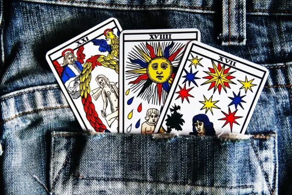 Card A Day Tarot Practice: A Simple Tarot Connection Practice - 3 Carry a Tarot Card in Your Pocket