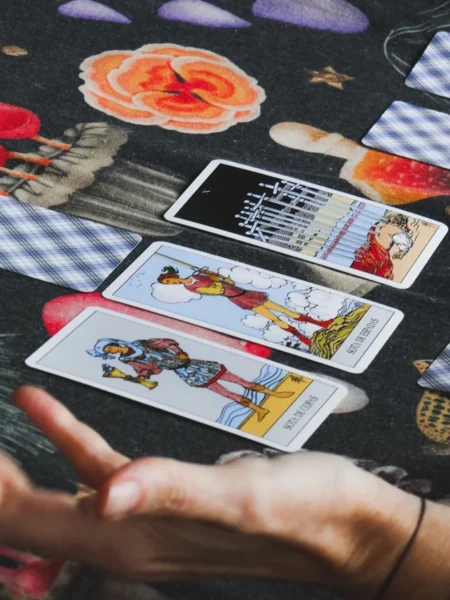 Reading Tarot Cards For Friends and Relatives - 2 Reading Tarot cards for friends and relatives